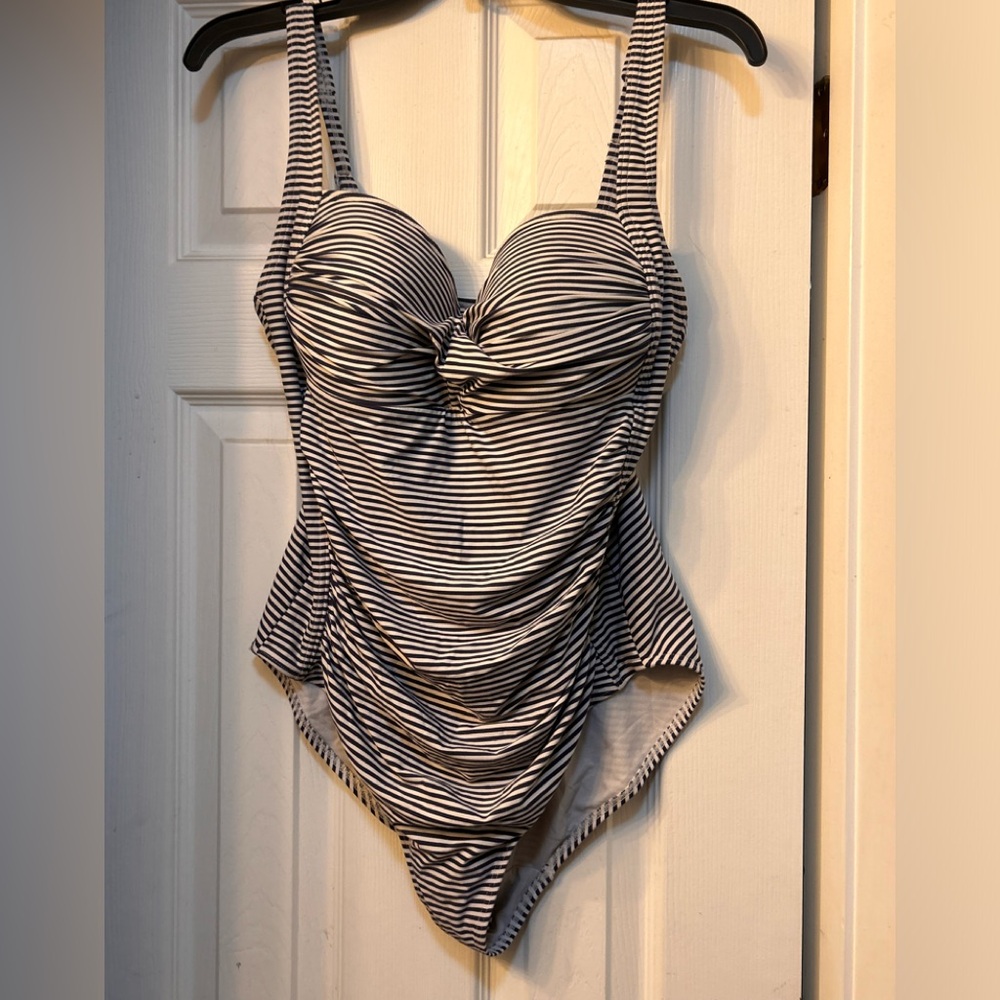 NipTuck Striped navy white Swimsuit size 12 - Picture 2 of 6